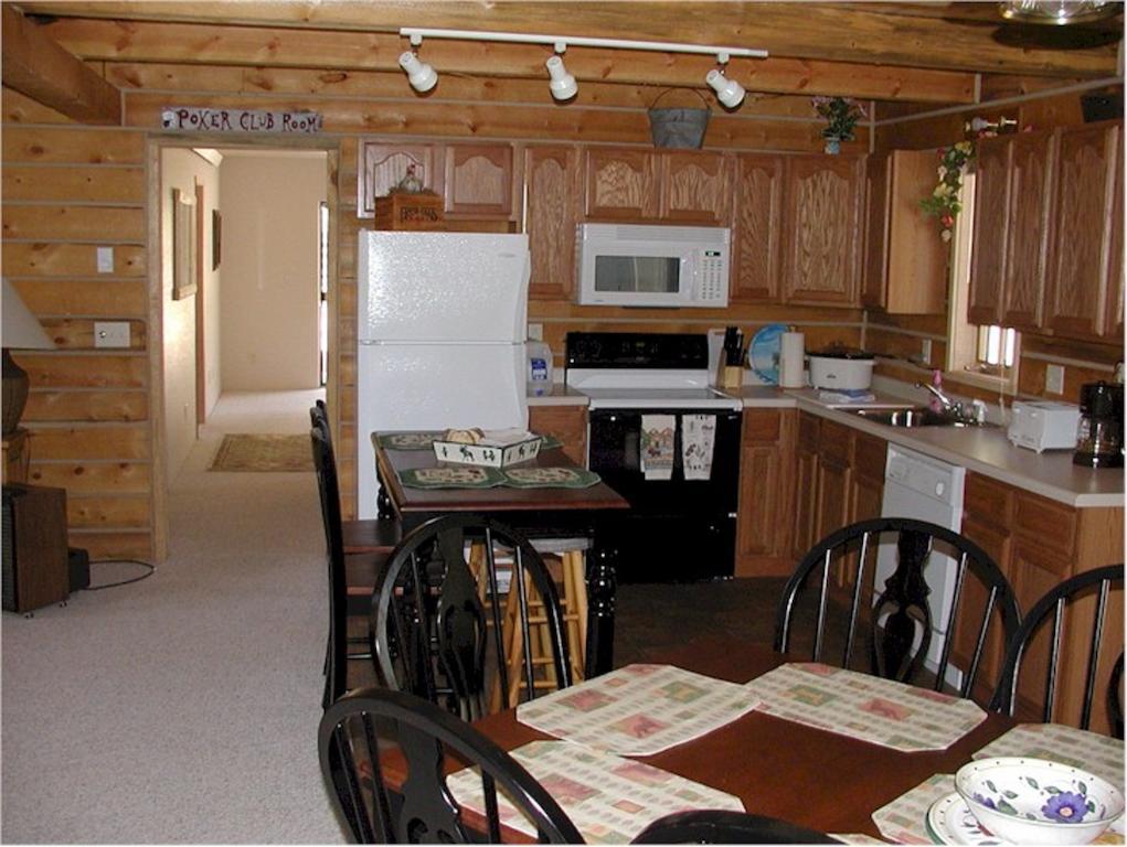 Comanche Lodge Custer Habitación foto